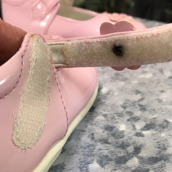 Darling Pink Patent Velcro Mary Janes w/ Decorative Flowers Little Girls 5✨NWOT✨ - Picture 7 of 8